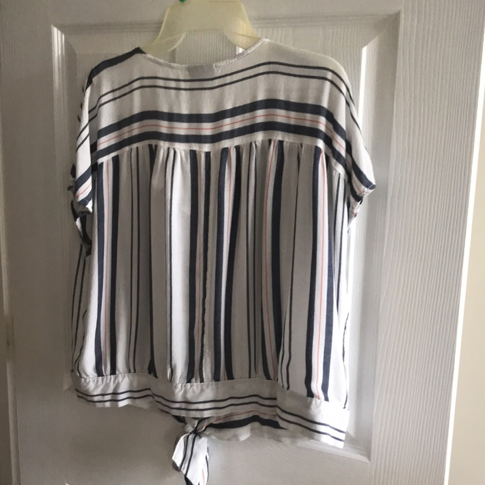 Spring/Summer top - Picture 2 of 3